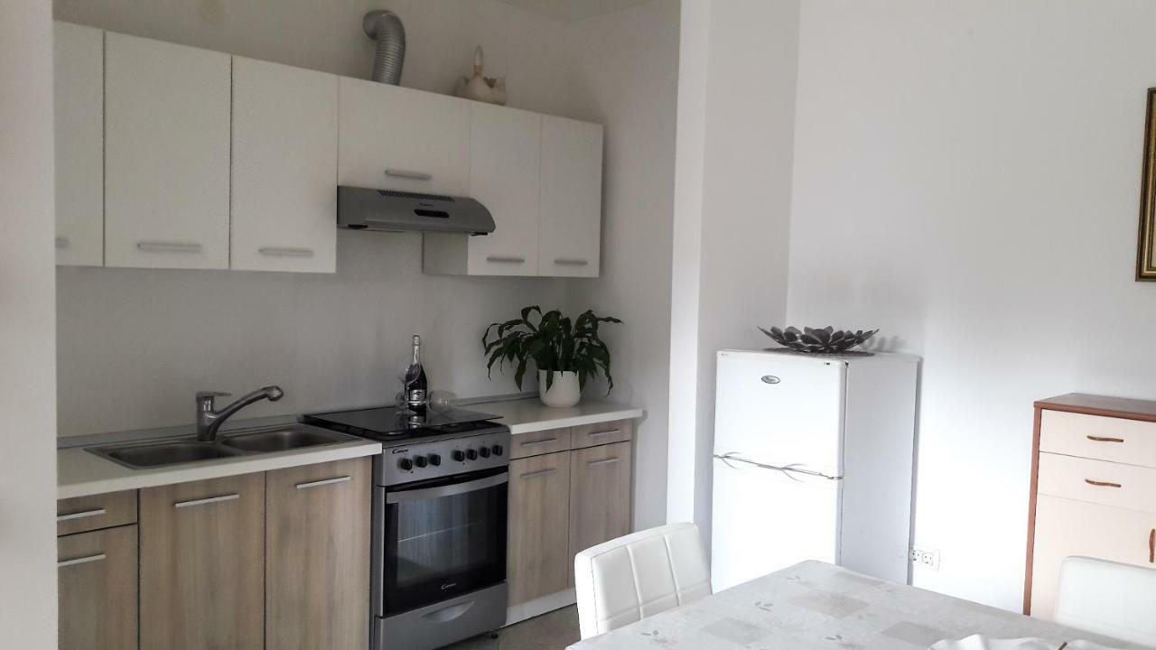 Alda Apartment พูลา ภายนอก รูปภาพ
